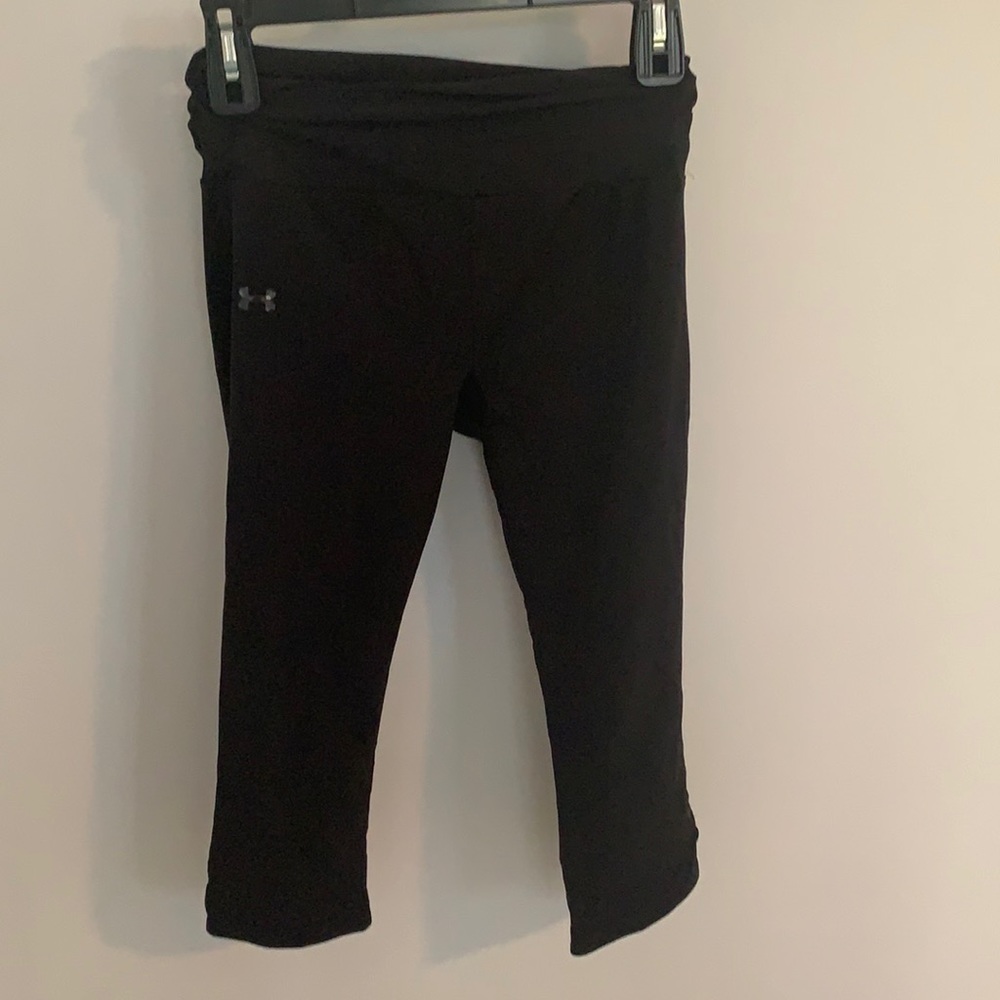Under armour size small athletic capris